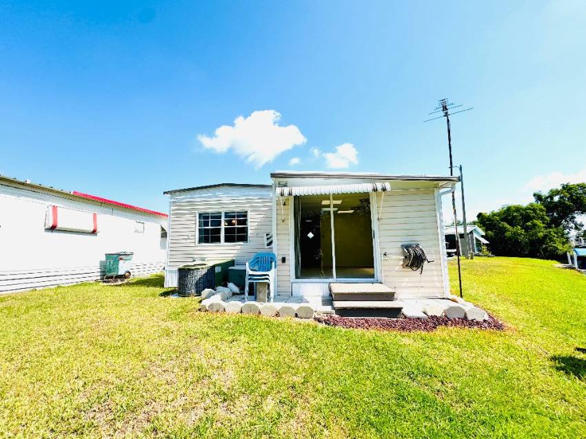 18 Henry Drive a Winter Haven, FL Mobile or Manufactured Home for Sale